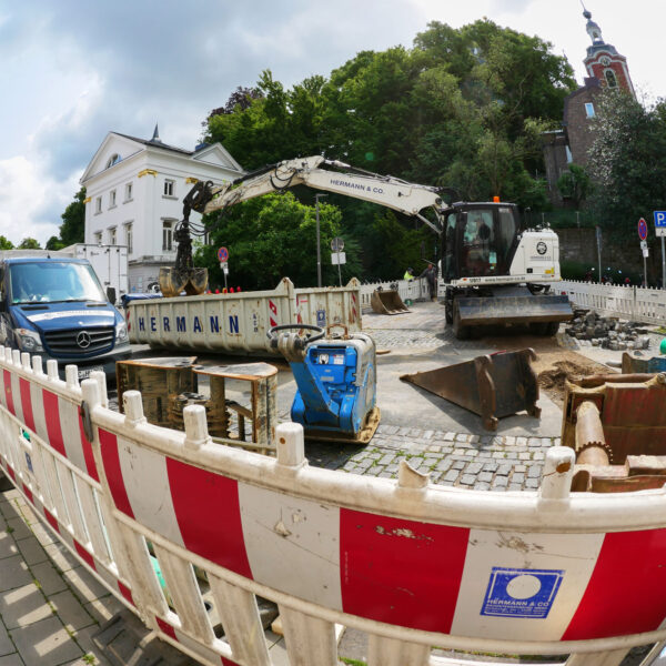 Für die Regionetz übernehmen wir Tiefbauarbeiten